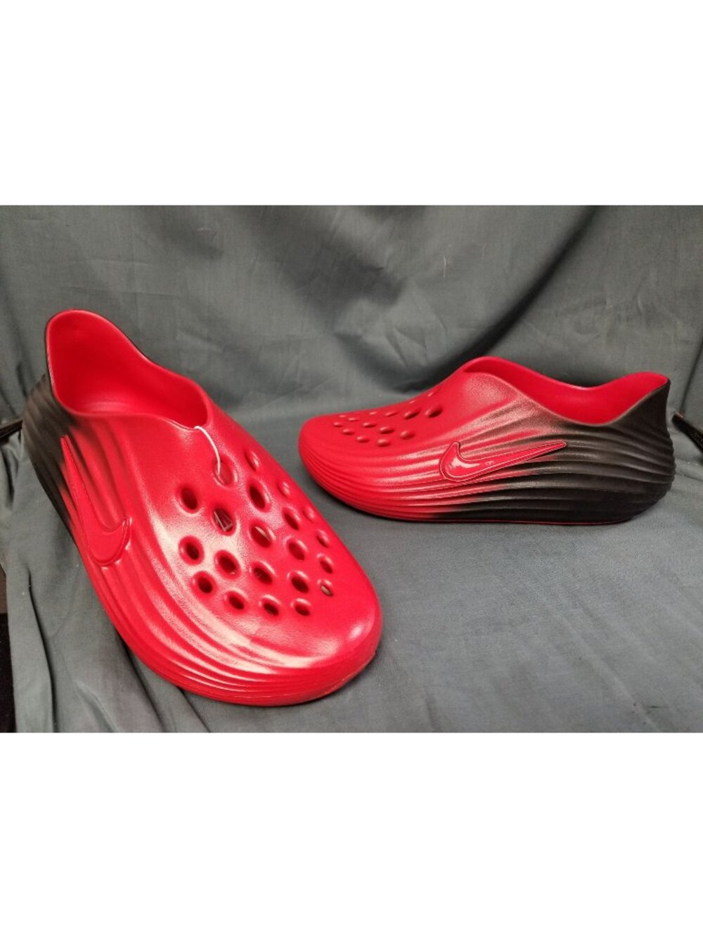 Nike ReactX Rejuven8 Red Black HV5060 604 Men's Size 10 NEW W/TAGS NO BOX!